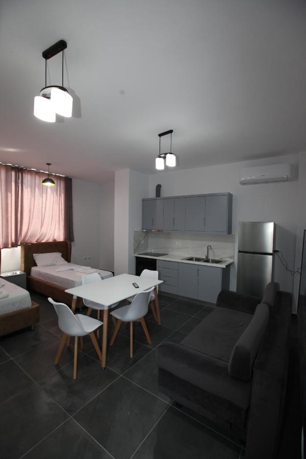 Deda Apartments Sarandë Exterior foto