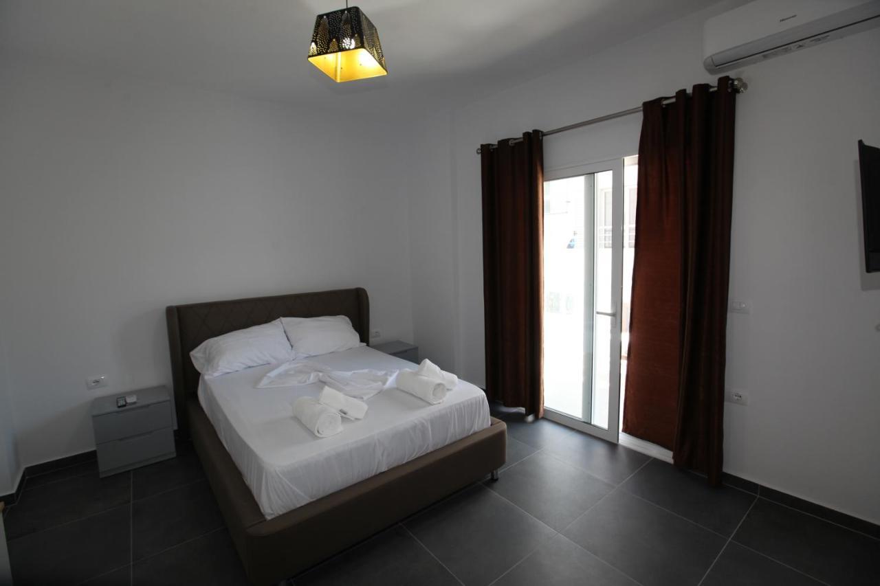 Deda Apartments Sarandë Exterior foto