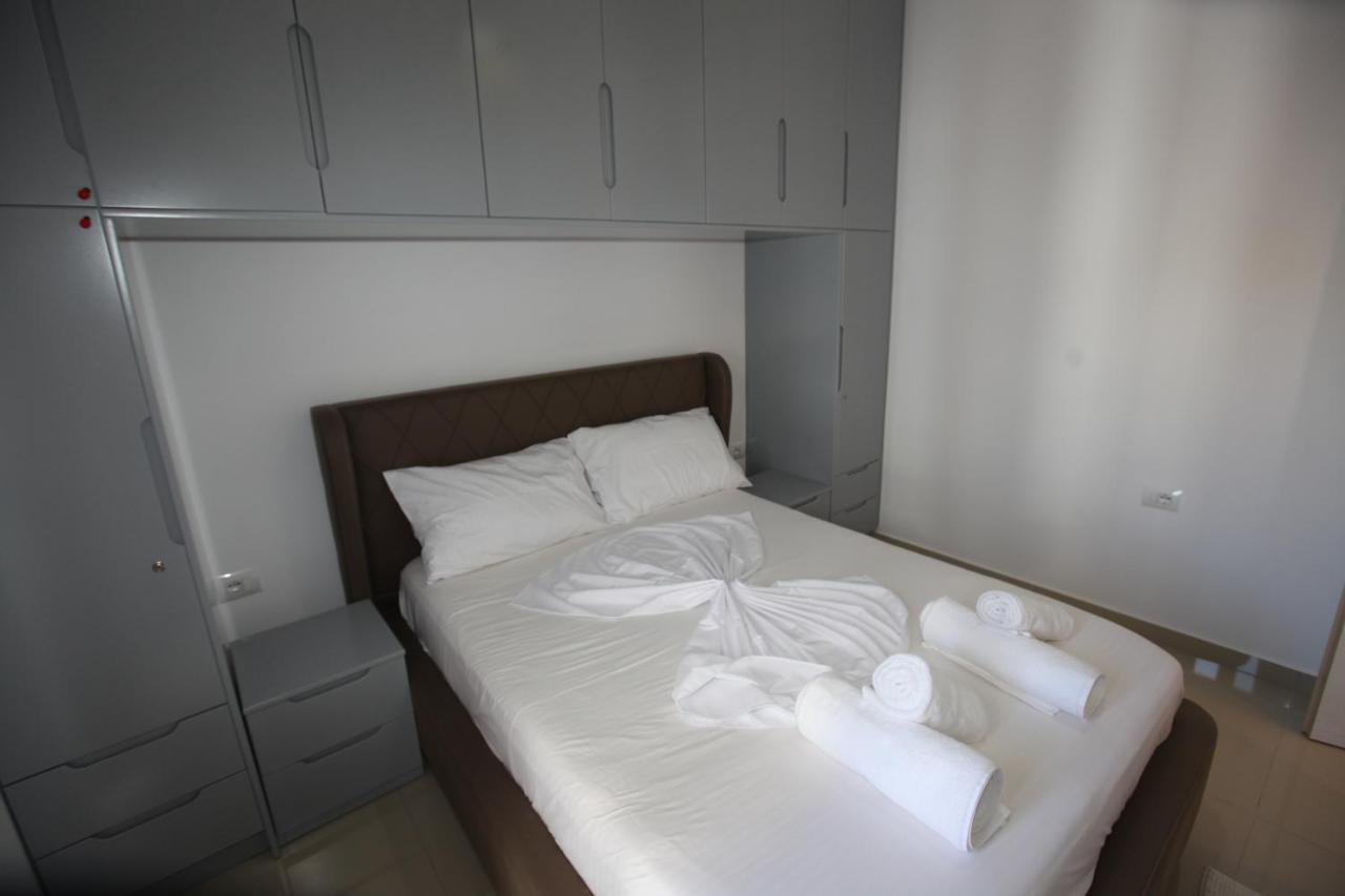 Deda Apartments Sarandë Exterior foto