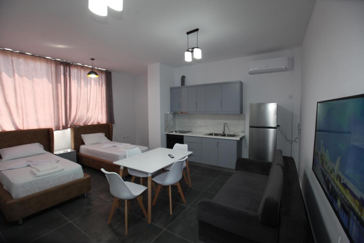 Deda Apartments Sarandë Exterior foto