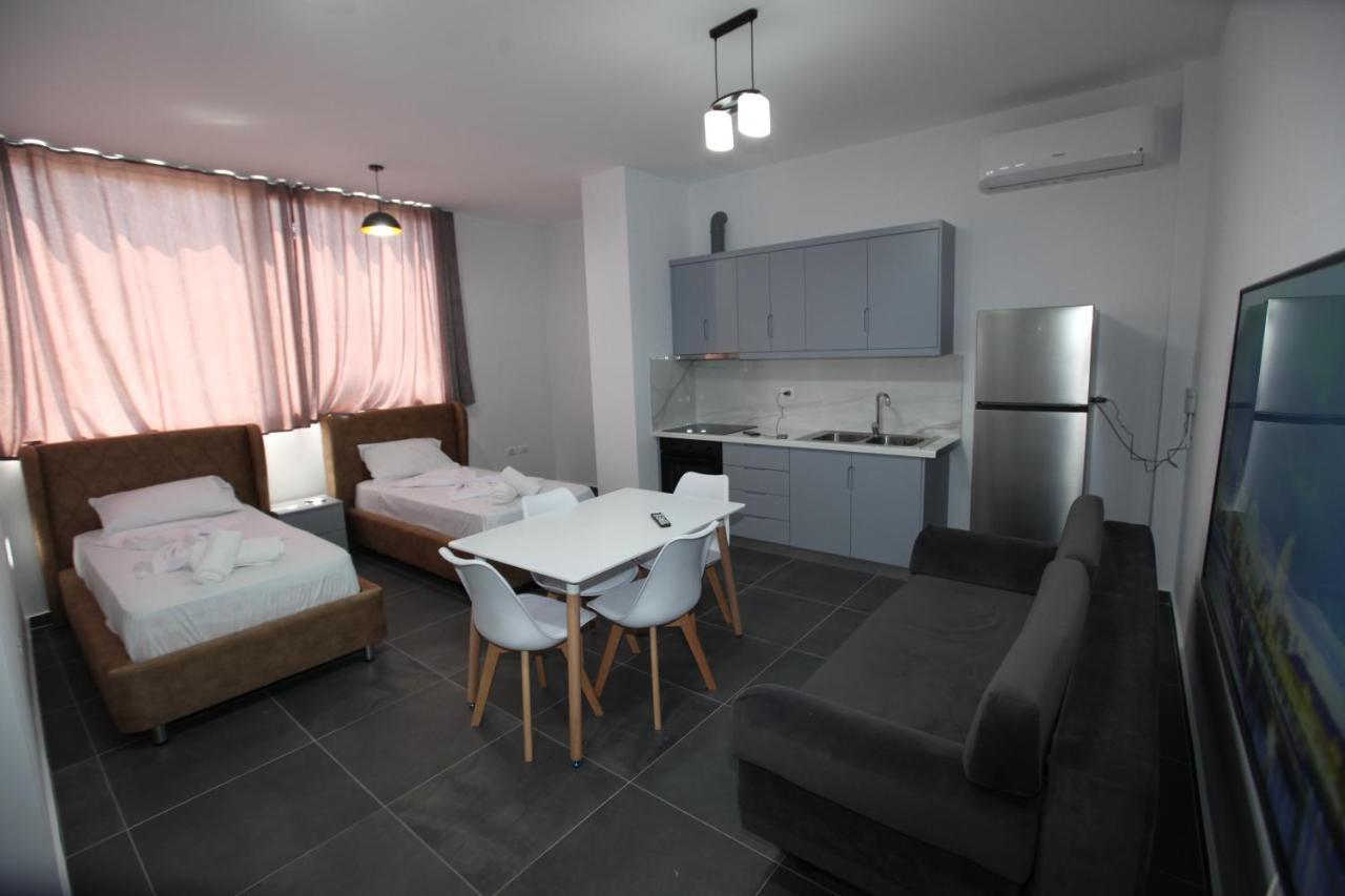 Deda Apartments Sarandë Exterior foto