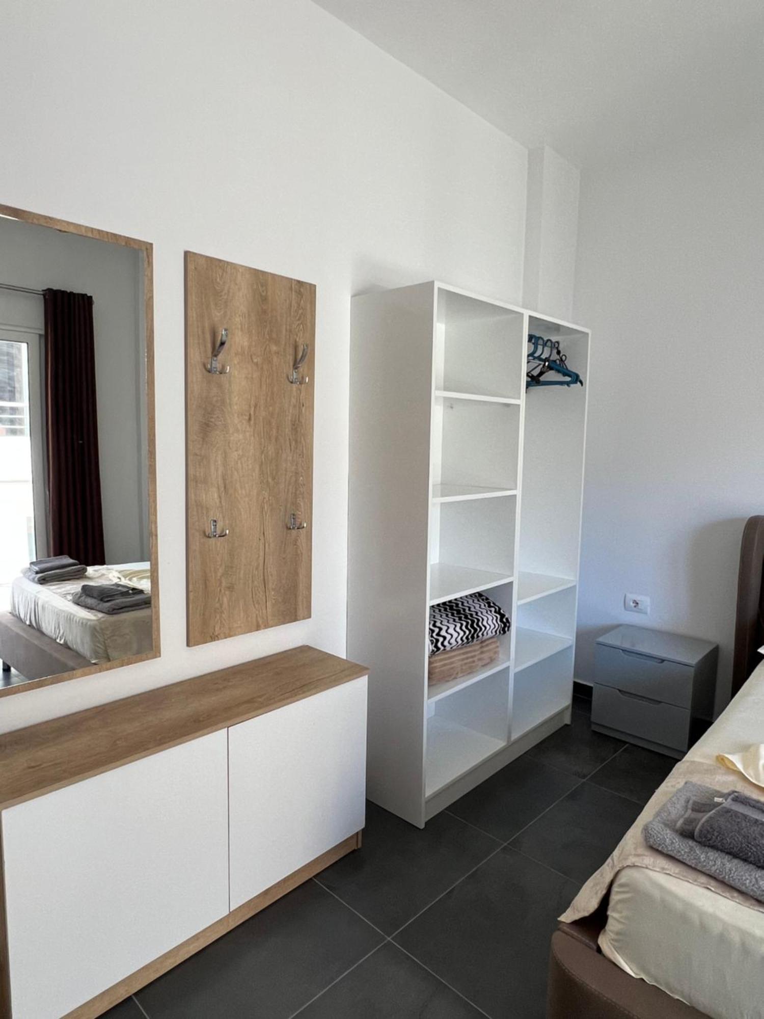Deda Apartments Sarandë Exterior foto